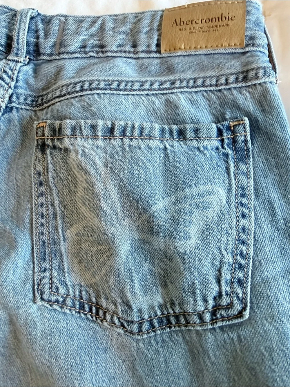 Girls Light Blue Relaxed Fit Jeans w/ Butterfly print